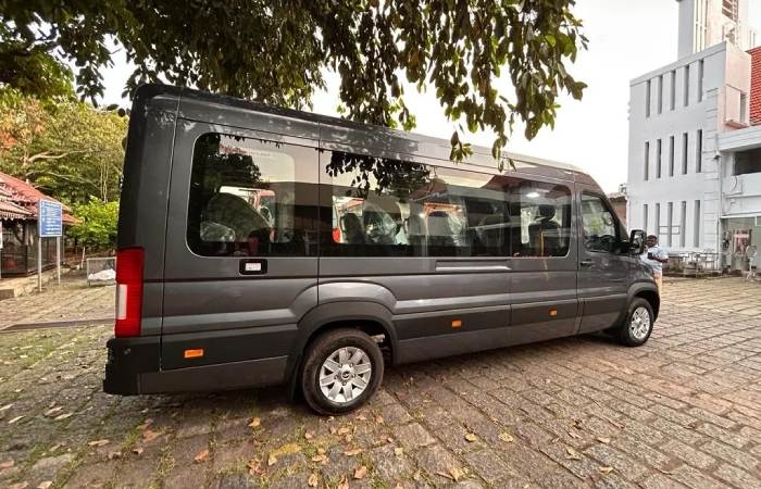 17 Seater Urbania Traveller Rentals