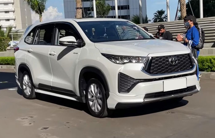 Innova Hycross